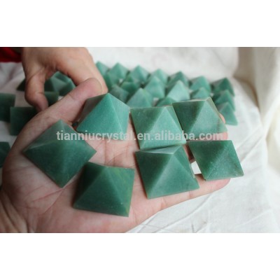 Aventurine Jade Tower,Natural Green Crystal Pyramids Healing Gem Stone China,Wholesales Price