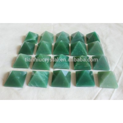 Natural Green Aventurine Jade Crystal Pyramid Healing Gem Stone China,Wholesales Price